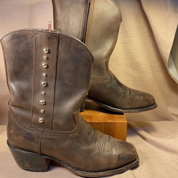 Handmade hardly worn leather studded cowboy boots - Picture 7 of 16